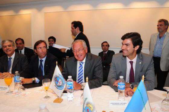 Urtubey firmó el Acuerdo Federal de los Hidrocarburos que exige a las petroleras mayor inversión y aumento de la producción