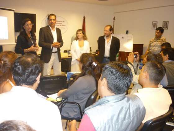 Escuelas rurales en comunidades originarias incorporarán tecnología