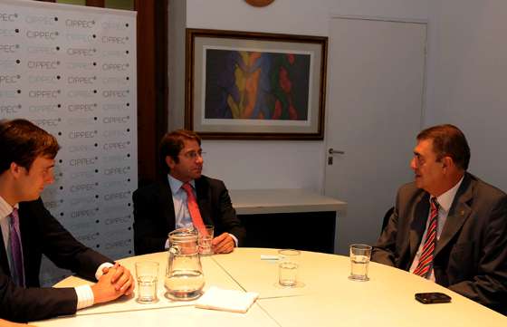 Gobierno y CIPPEC acuerdan agenda de trabajo para fortalecer políticas públicas