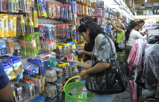 Controlan precios y promociones por el inicio de clases