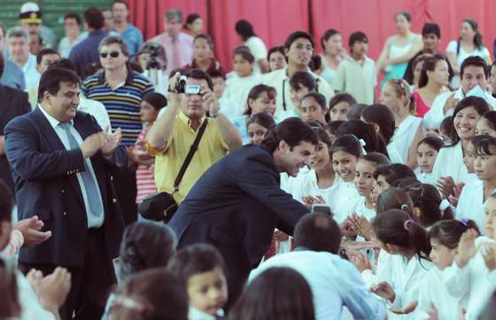 “Vale la pena tener docentes como los tiene Salta”, dijo Urtubey el inaugurar el ciclo lectivo del nivel secundario
