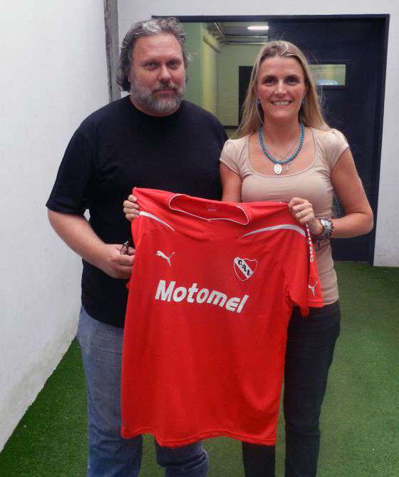 La ministra Pace visitó el entrenamiento de Independiente