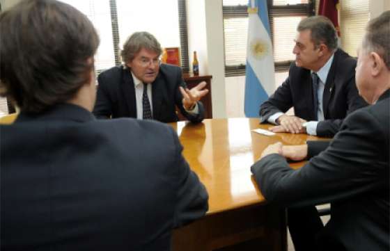 Loutaif recibió saludos protocolares del cónsul general de Francia