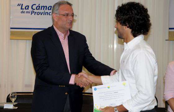 Premiaron a jóvenes emprendedores salteños