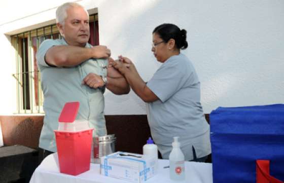 Se lanzó la vacunación contra la gripe 2012