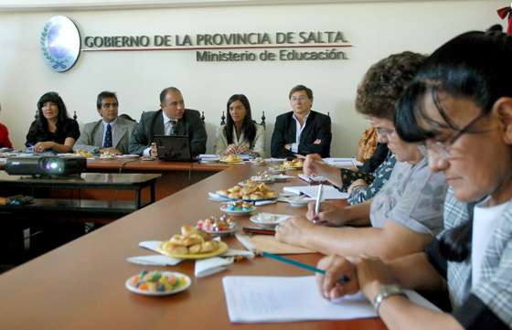 El Ministro de Educación con supervisores de toda la Provincia