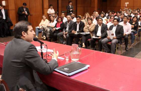 Exposición acerca de seguridad en la capacitación a concejales