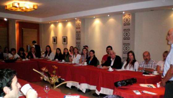 Informan a empresarios sobre programas disponibles