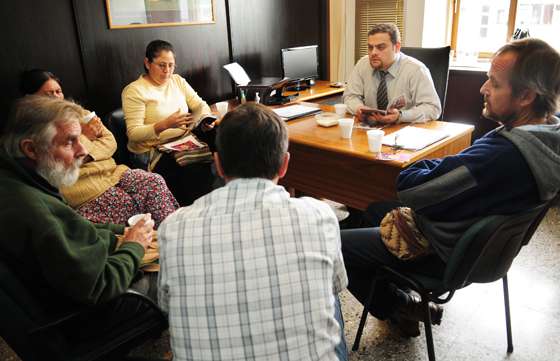 Pueblos originarios gestionan un espacio para exhibir sus artesanías