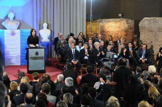 Cristina Fernández presentó el anteproyecto de reforma del Código Civil y Comercial