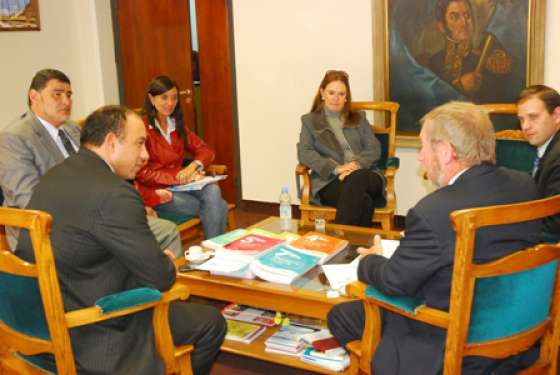 Presentaron la Fundación David Mather a los ministerios de Justicia y de Educación