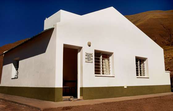 Ampliación de hospitales y construcción de puestos de salud en el interior