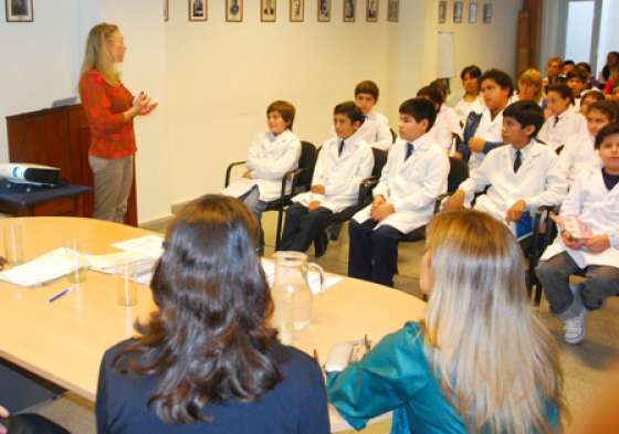 Promueven el conocimiento científico en escuelas de la provincia