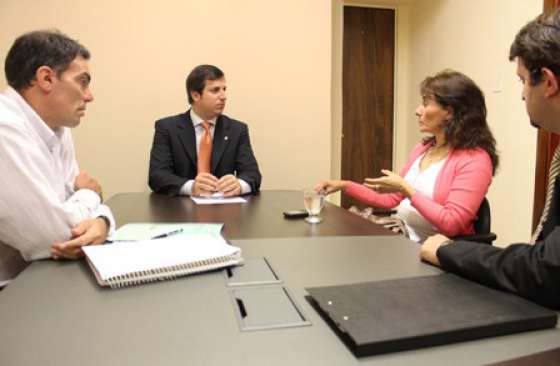 Reunión entre funcionarios de Seguridad y Educación