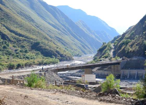Dos mil beneficiados con la construcción de un puente sobre río Santa Victoria Oeste