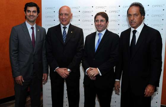 El gobernador Urtubey asistió a la Cena Aniversario del CIPPEC