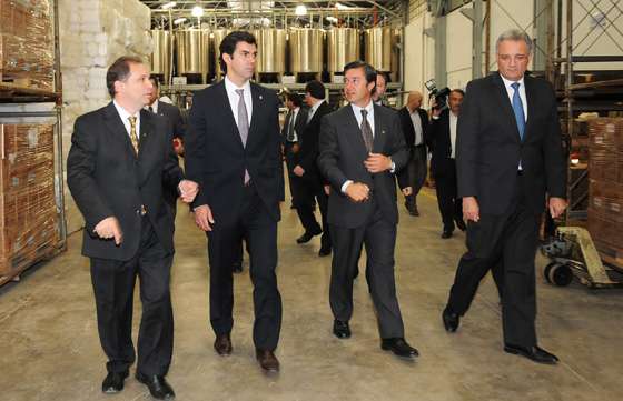 Urtubey recorrió la planta de Santiago Sáenz S.A.