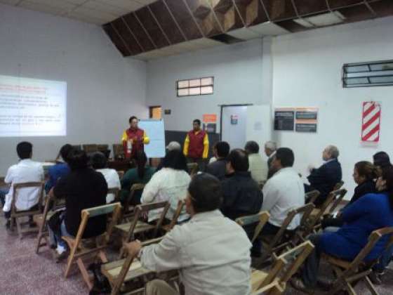 Defensa Civil continúa con las capacitaciones sobre sismo en capital