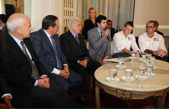 Los pilotos del Rally Dakar 2013 competirán y pernoctarán en Salta