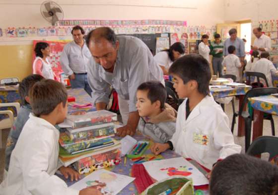 Recorrido por escuelas de El Quebrachal