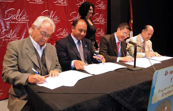 Convenio para difundir la actividad turística en las escuelas
