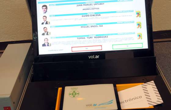 Hasta mañana se relevará infraestructura escolar para implementar el voto electrónico en Los Andes