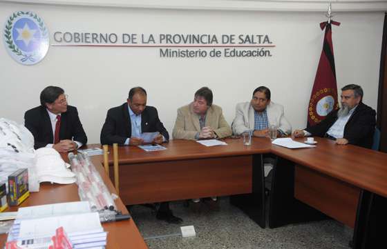 Educación y UECARA capacitarán en oficios del sector de la construcción