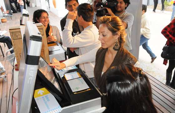 Demostración del voto electrónico en FERINOA