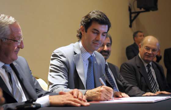 La Provincia firmó un acuerdo para concientizar sobre la minería sustentable