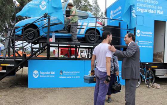 Con juegos y demostraciones se aprende seguridad vial en Ferinoa