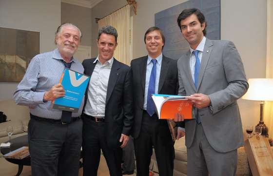 Urtubey con miembros del Comité de Integración NOA – Norte Grande de Chile