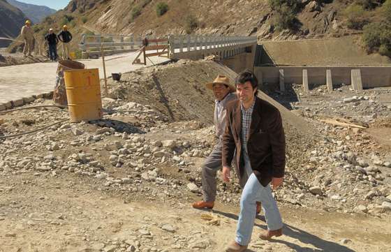 El Gobierno de la Provincia ejecuta un puente que unirá Santa Victoria Oeste y Los Toldos