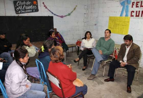 Sylvester visitó a los vecinos del barrio Palermo I