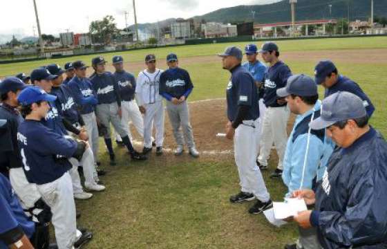 Continúa el entrenamiento en Salta del seleccionado nacional de beisbol