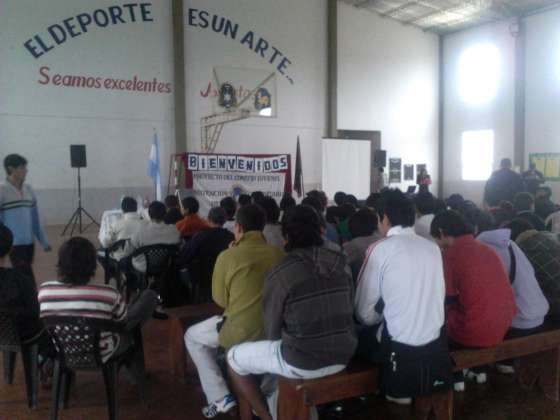 Jóvenes analizaron en Pizarro temas vinculados a la seguridad