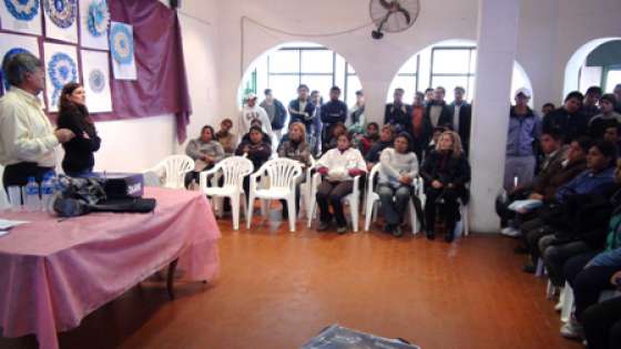 Futuros cooperativistas de General Güemes participaron de charla informativa