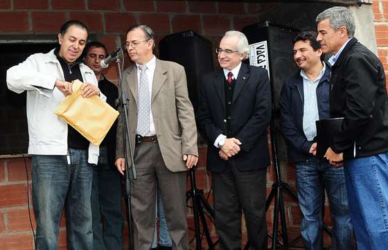 Niños de la Comunidad Guaraní de Pichanal tendrán su escuela