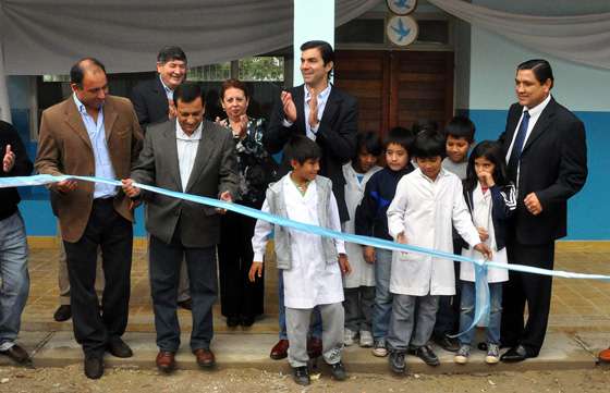 El gobernador Urtubey inauguró obras en una escuela de Orán