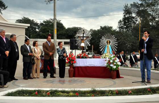 En Orán se inauguró una gruta con las imágenes del Señor y la Virgen del Milagro