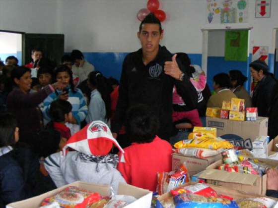 Gesto de jugadores de River: entregaron donativos