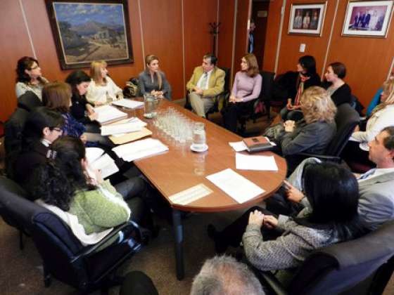 Línea directa para casos de vulneración de los derechos de niños y adolescentes