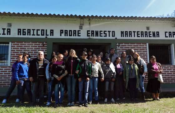 Pace entregó donaciones en una escuela de Aguaray