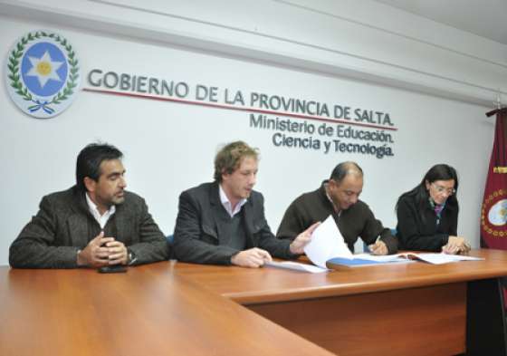 Beneficios para unidades educativas rurales de Anta y Rivadavia Banda Sur