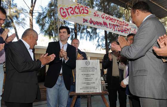 Urtubey reafirmó el compromiso con la educación en la inauguración de obras en Anta