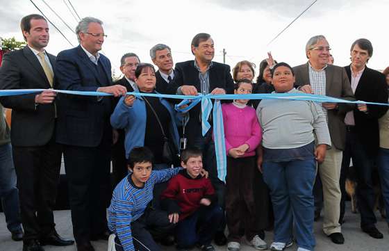 El Gobierno inauguró obras de pavimento en la zona sur de la ciudad