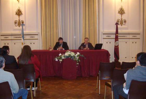 Académico del Instituto de Estudios Políticos de Toulouse disertó en Salta