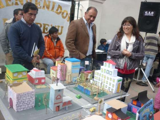 Niños del programa Escuelas Abiertas expusieron maquetas sobre educación vial