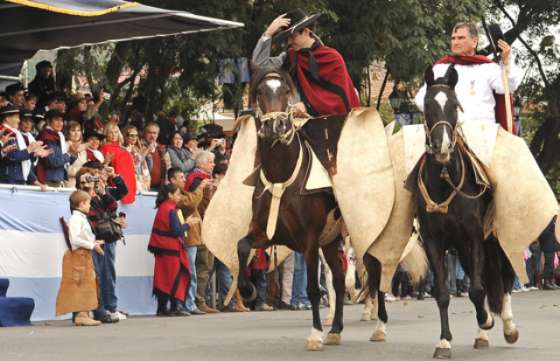 El pueblo de Salta homenajeó al héroe gaucho Martín Miguel de Güemes