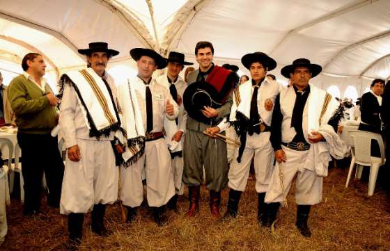 El Gobernador compartió un almuerzo con fortines gauchos