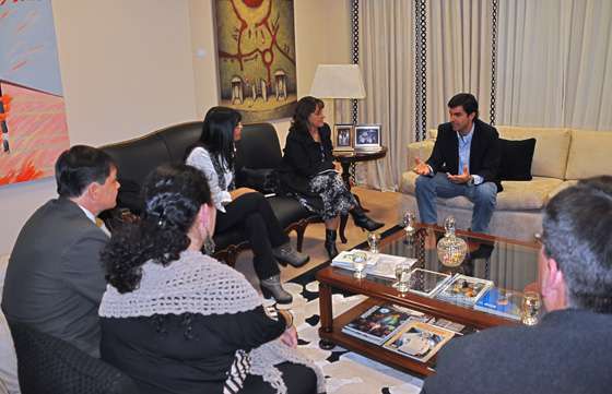 Urtubey se reunió con miembros de la Asociación Salteña Síndrome de Down Colibrí